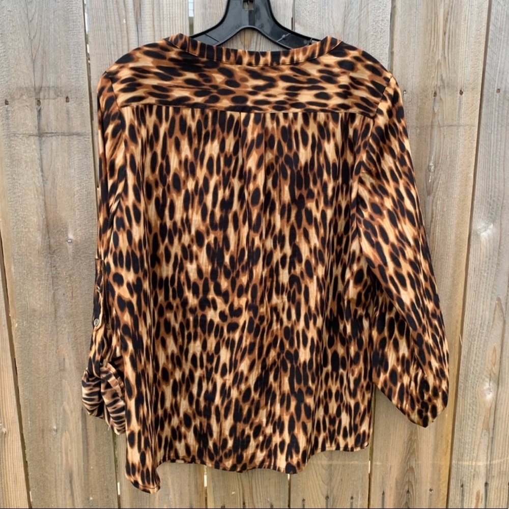 Leopard print button down - Picture 4 of 5